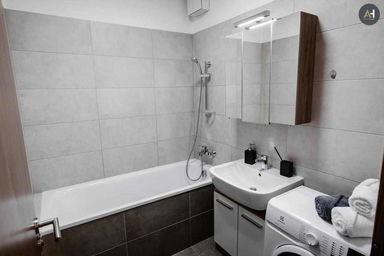 Ah Mlynska Basta II Free Parking Apartment โกชิเซ ภายนอก รูปภาพ