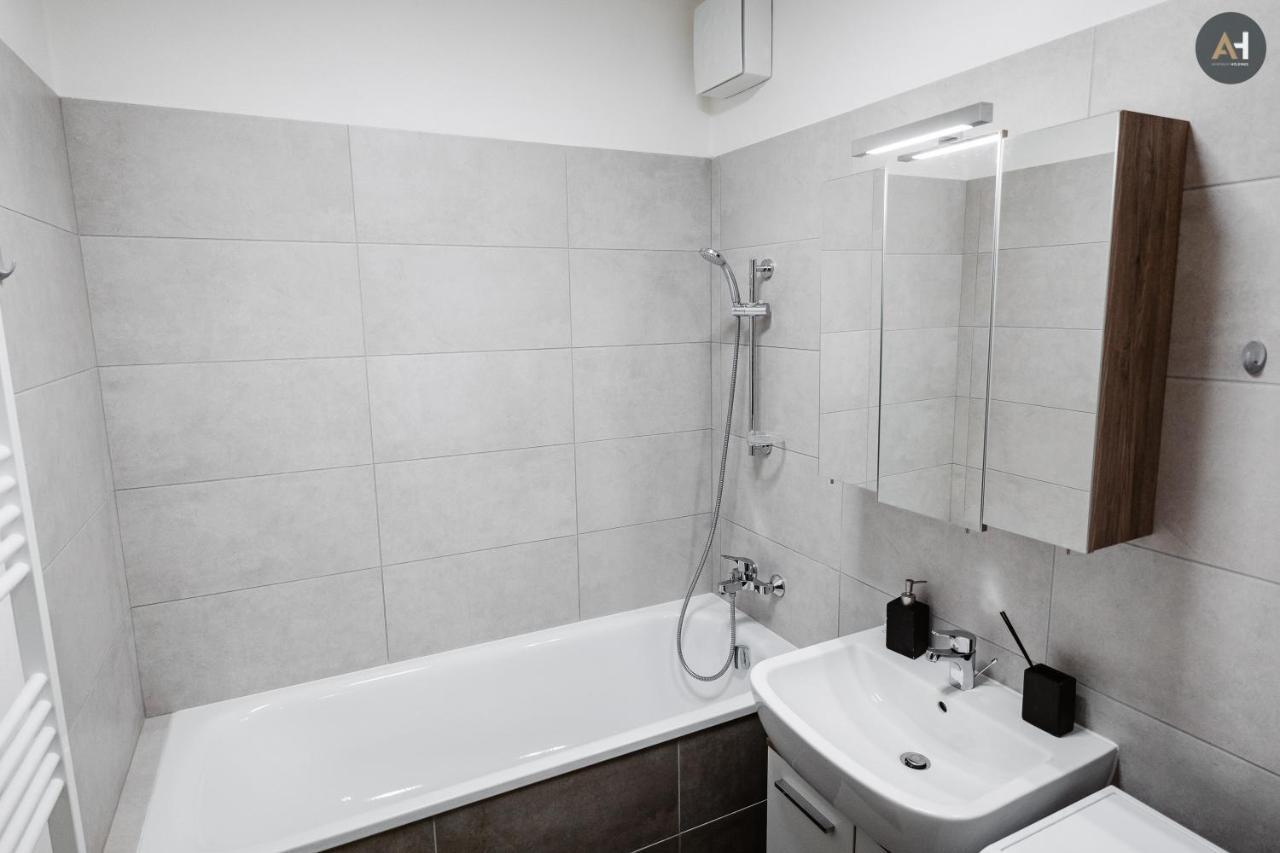 Ah Mlynska Basta II Free Parking Apartment โกชิเซ ภายนอก รูปภาพ