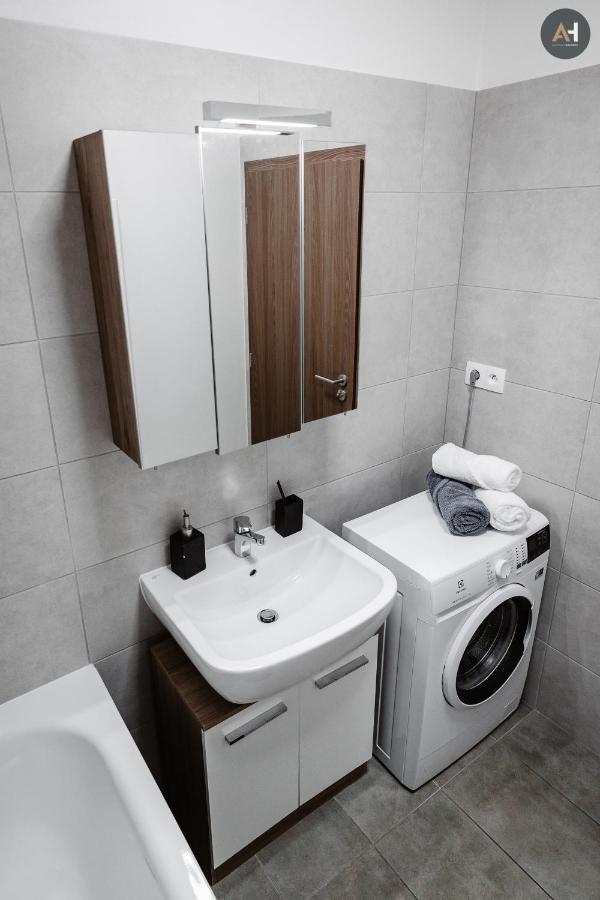 Ah Mlynska Basta II Free Parking Apartment โกชิเซ ภายนอก รูปภาพ