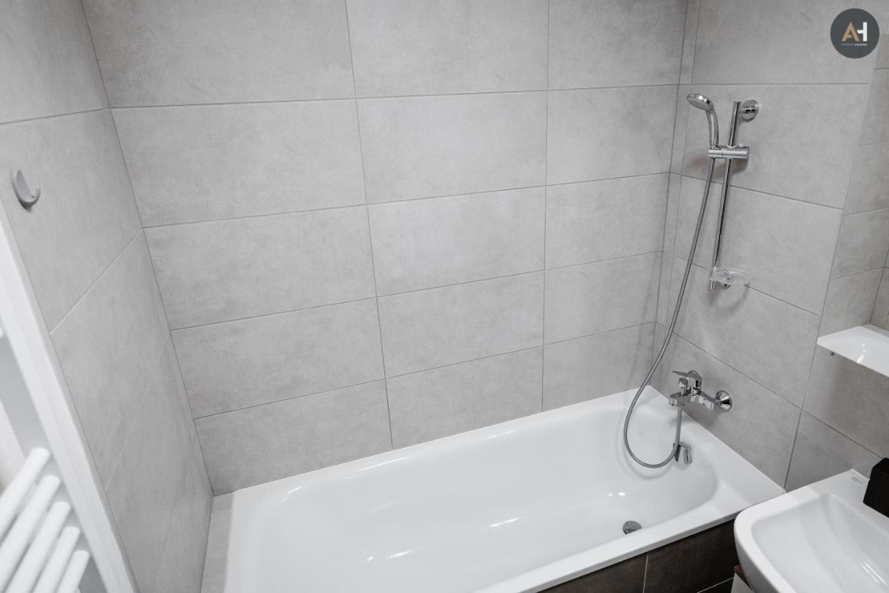 Ah Mlynska Basta II Free Parking Apartment โกชิเซ ภายนอก รูปภาพ
