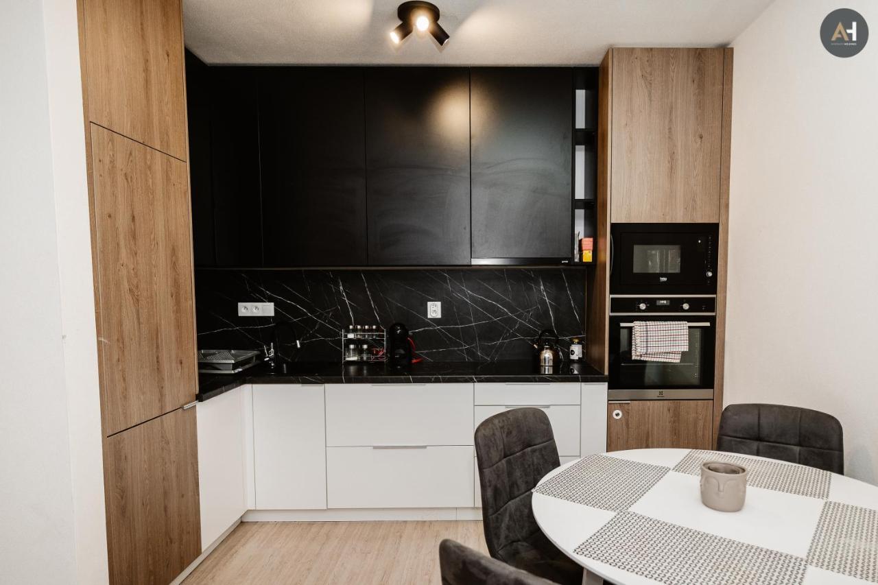 Ah Mlynska Basta II Free Parking Apartment โกชิเซ ภายนอก รูปภาพ